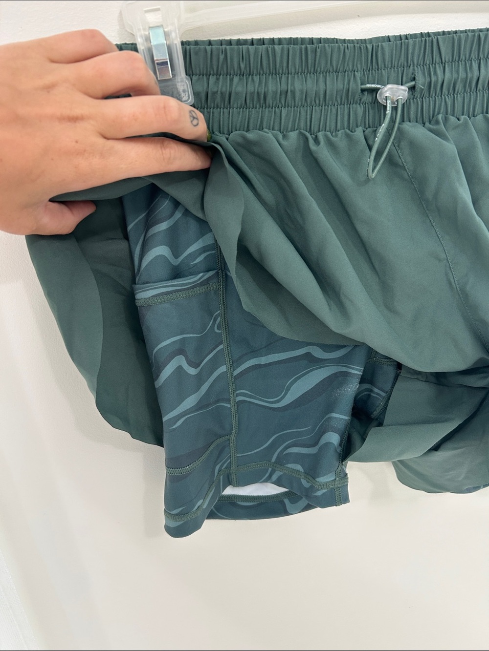 1/4 Reebok Running Shorts - Picture 3 of 4
